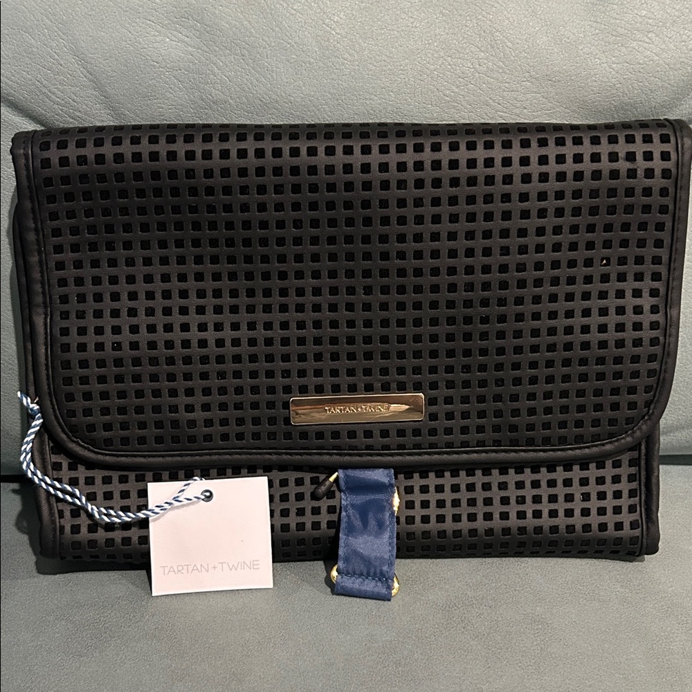 Tartan + Twine Black Travel Bag/Hanging Valet